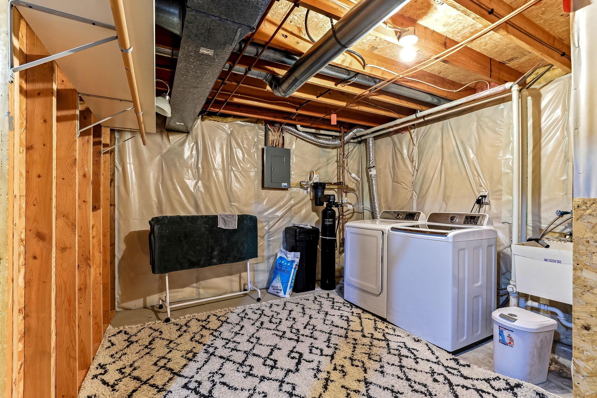 30-web-or-mls-11831-Kerry-St-30.jpg