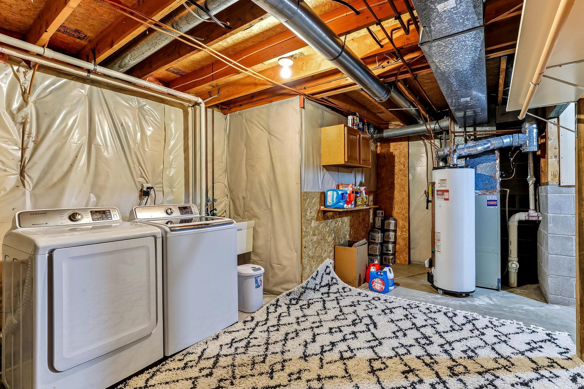 31-web-or-mls-11831-Kerry-St-31.jpg