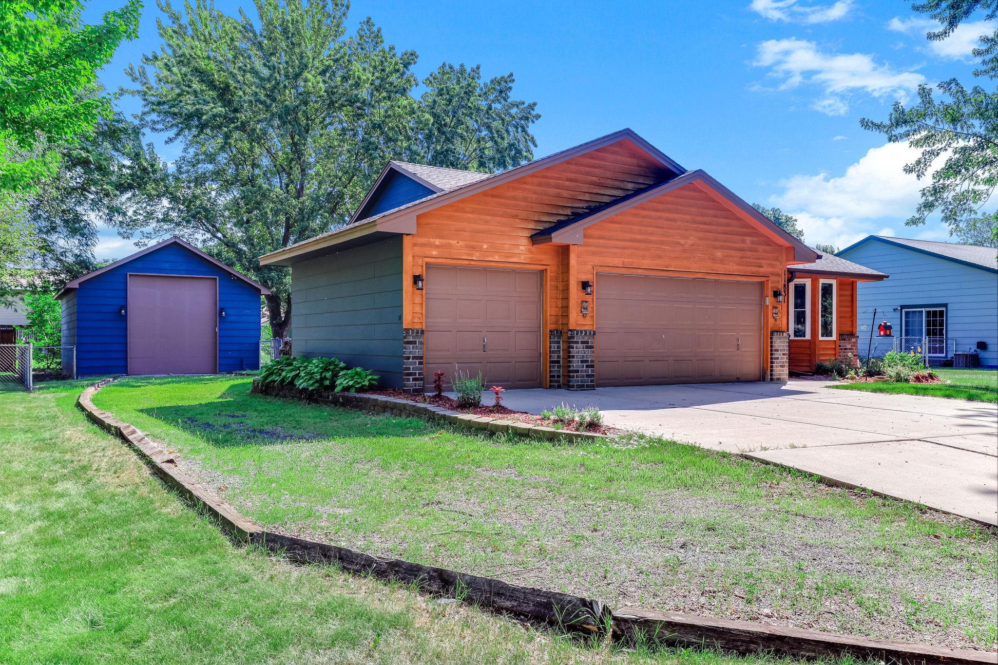 3-web-or-mls-11831-Kerry-St-03.jpg