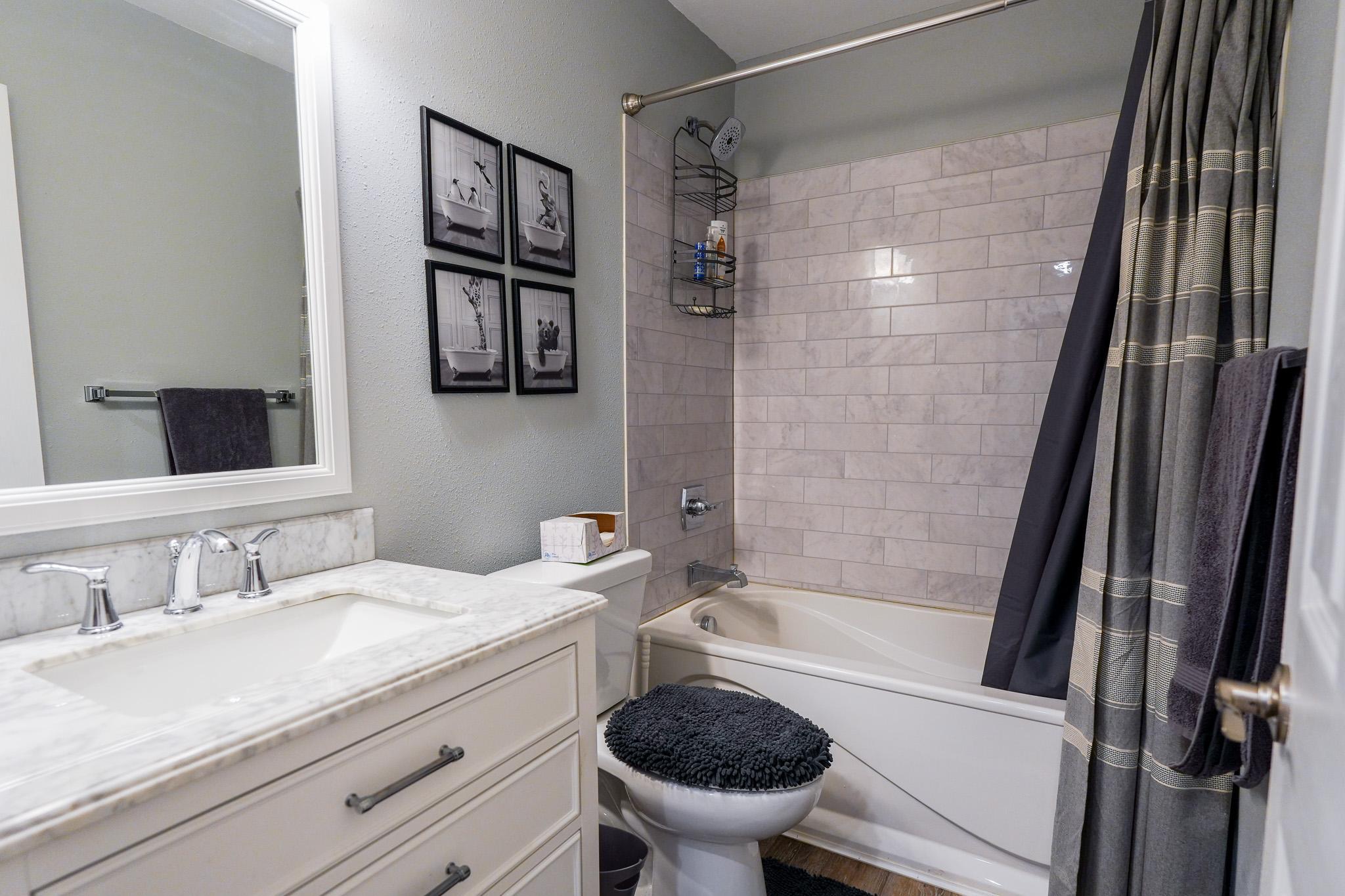2nd Floor Bathroom