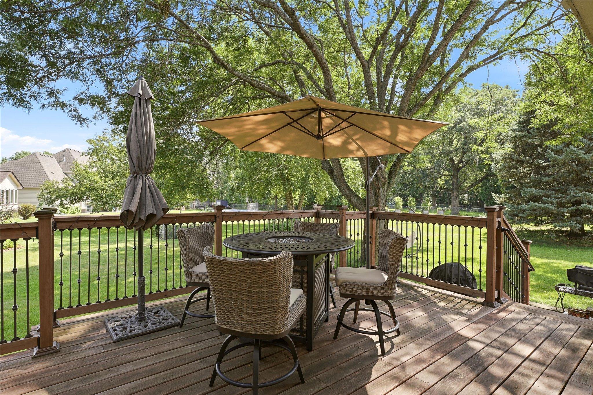 Beautiful views of the backyard.