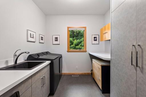 11895 Douglynn Drive, Minnetonka, MN 55343