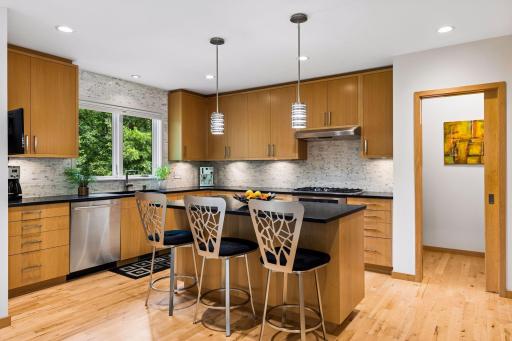 11895 Douglynn Drive, Minnetonka, MN 55343