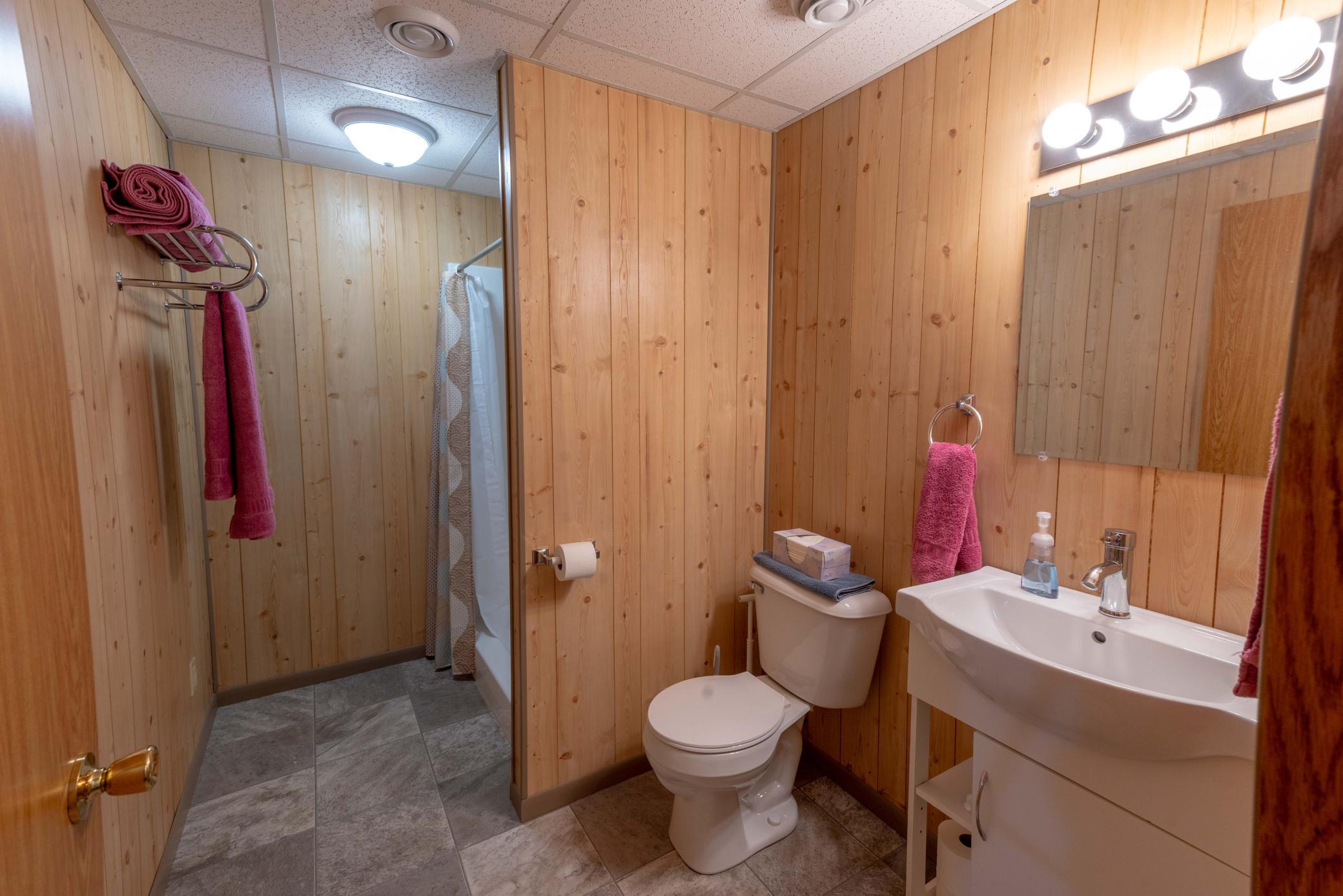 34 LL Bath.jpg