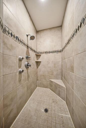905 Highlander Trail, Hudson, WI 54016