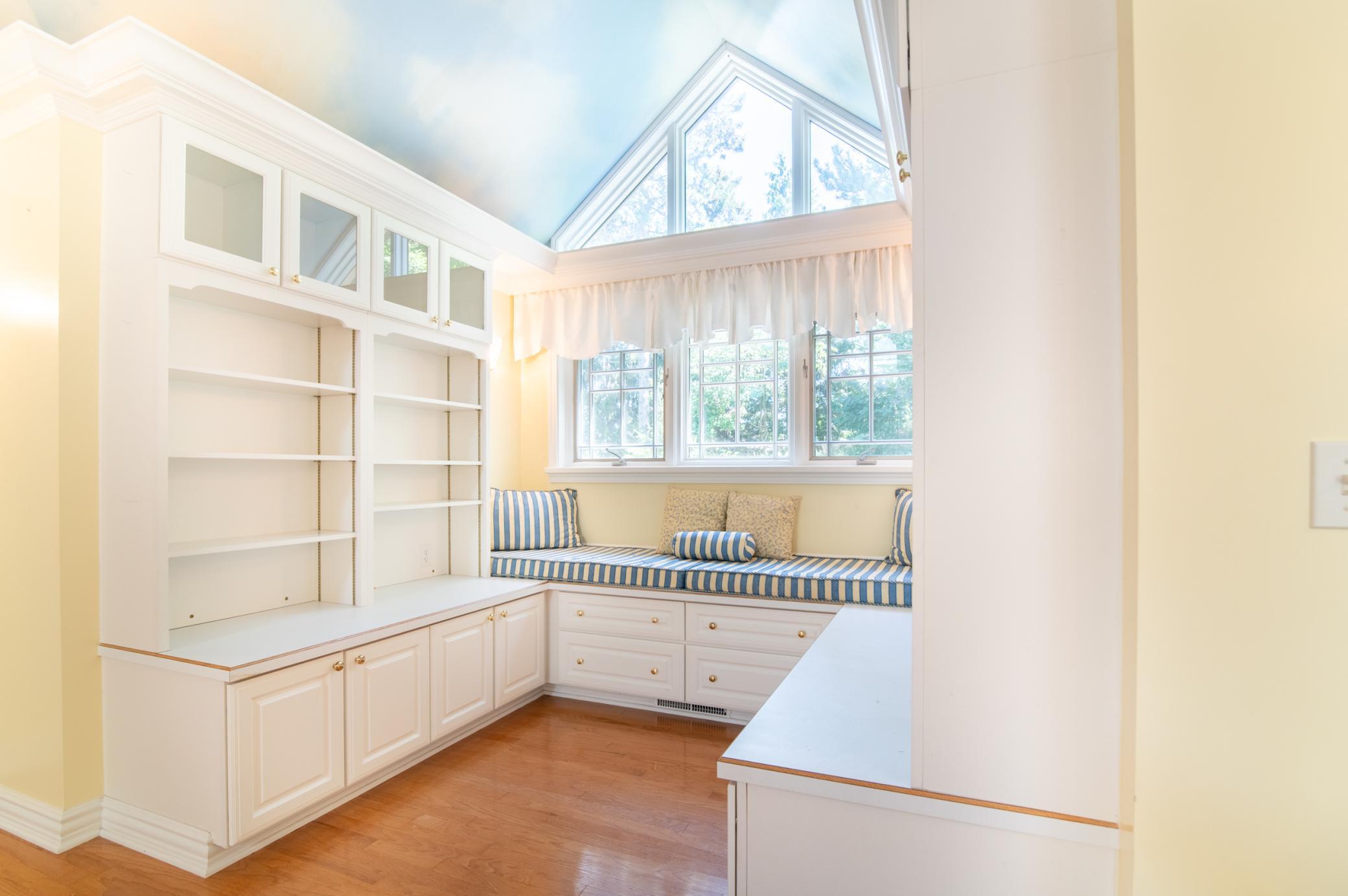 Book lovers rejoice with this space that is ideal for storing your treasured novels.