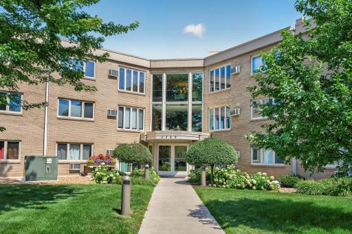 The 4360 building includes 64 units and has a desirable & prime location in the complex. Its backyard faces wooded green space, ponds and Minnehaha Creek! Enjoy the seasons filled with nature and wild life! Landscaped grounds beautify the buildings
