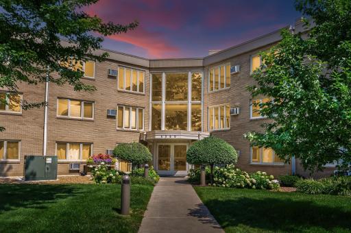 4360 Brookside is Professionally managed by First Residential. Assoc fee is $581.63. Includes: building exterior, basic cable, controlled access, hazard Ins, heating, lawn and snow, outside maintenance, sanitation,sewer, water, all shared amenities!