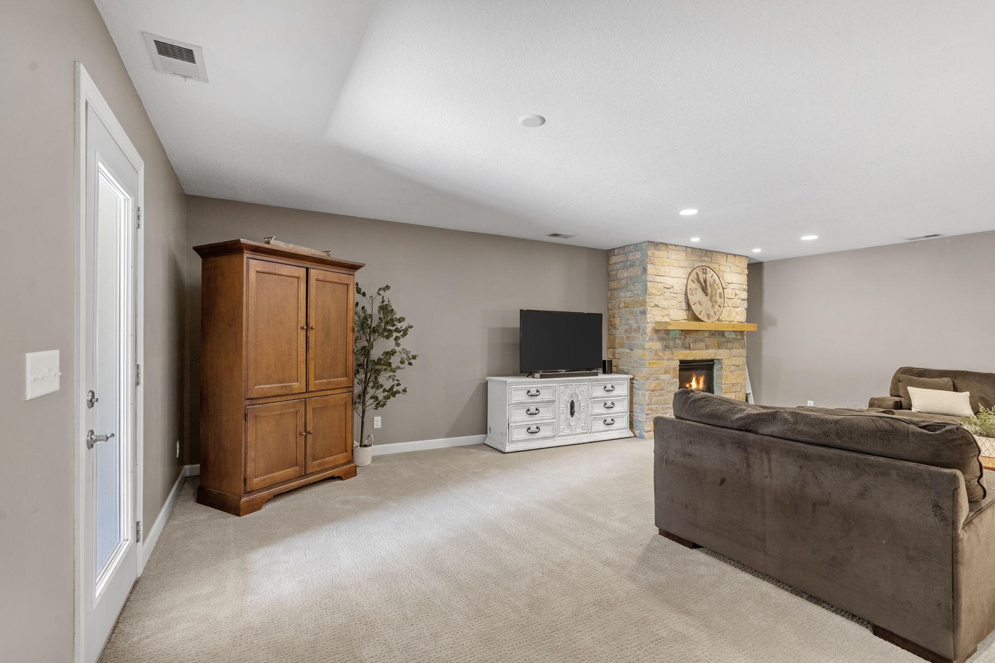 46-web-or-mls-17954 Nixon Ct-46.jpg