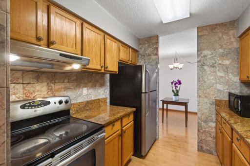 10_450_Ford_Rd_3139_mls.jpg