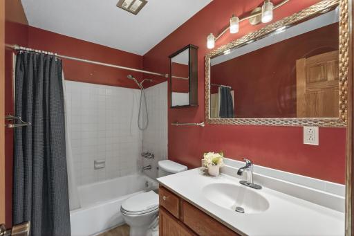 19_450_Ford_Rd_31318_mls.jpg