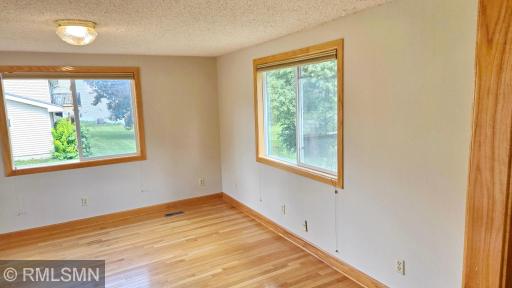 8001 Jeffery Avenue S, Cottage Grove, MN 55016