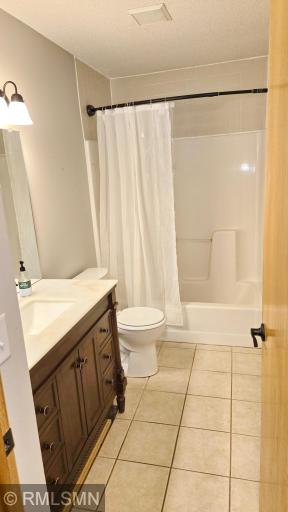 8001 Jeffery Avenue S, Cottage Grove, MN 55016