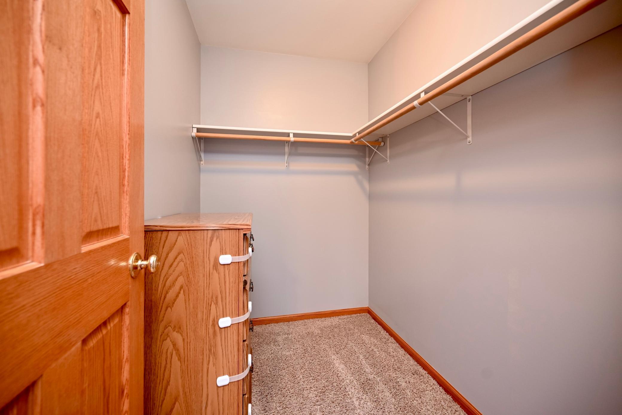 UL Bdrm Walk-in Closet