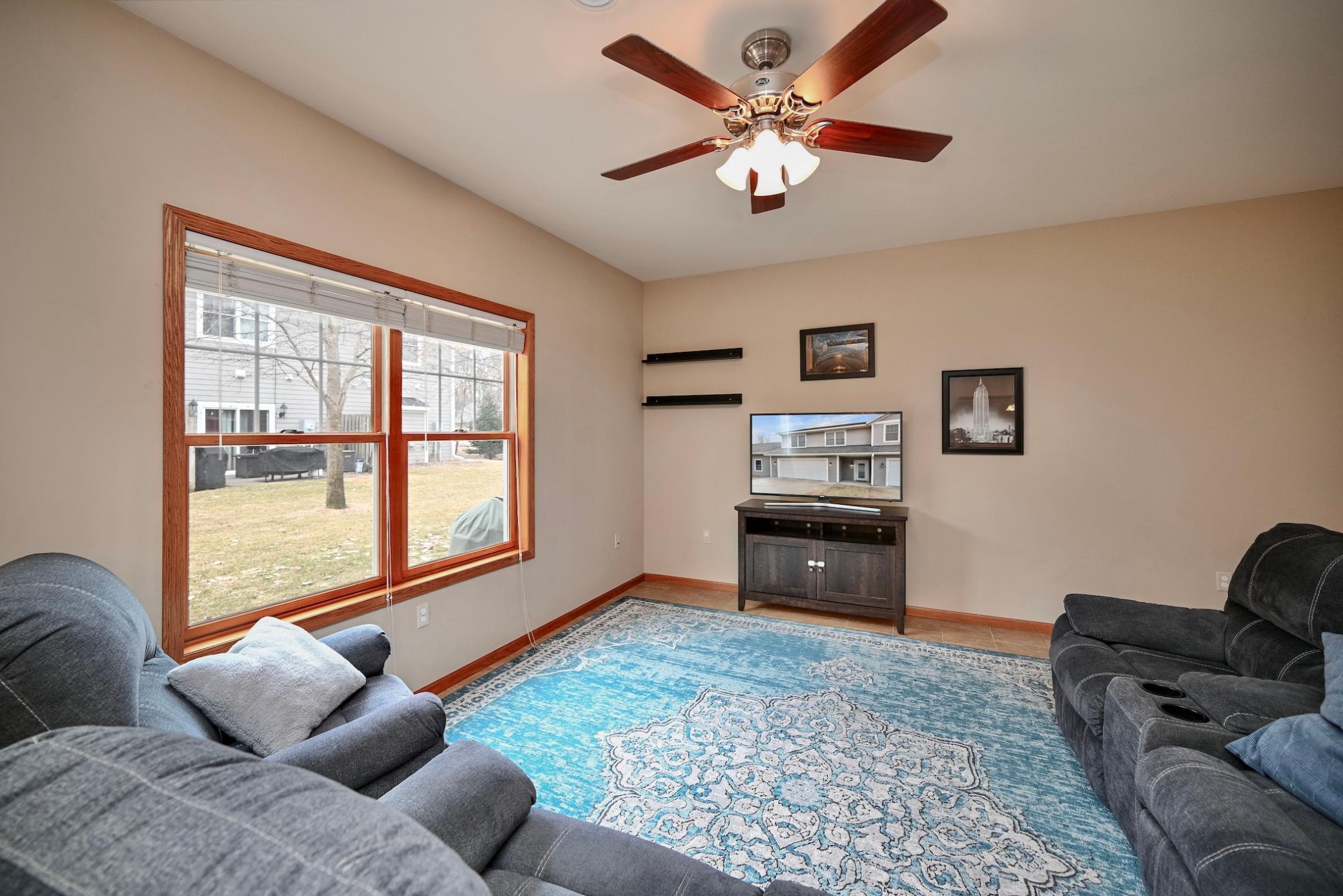Living Room - open and bright!