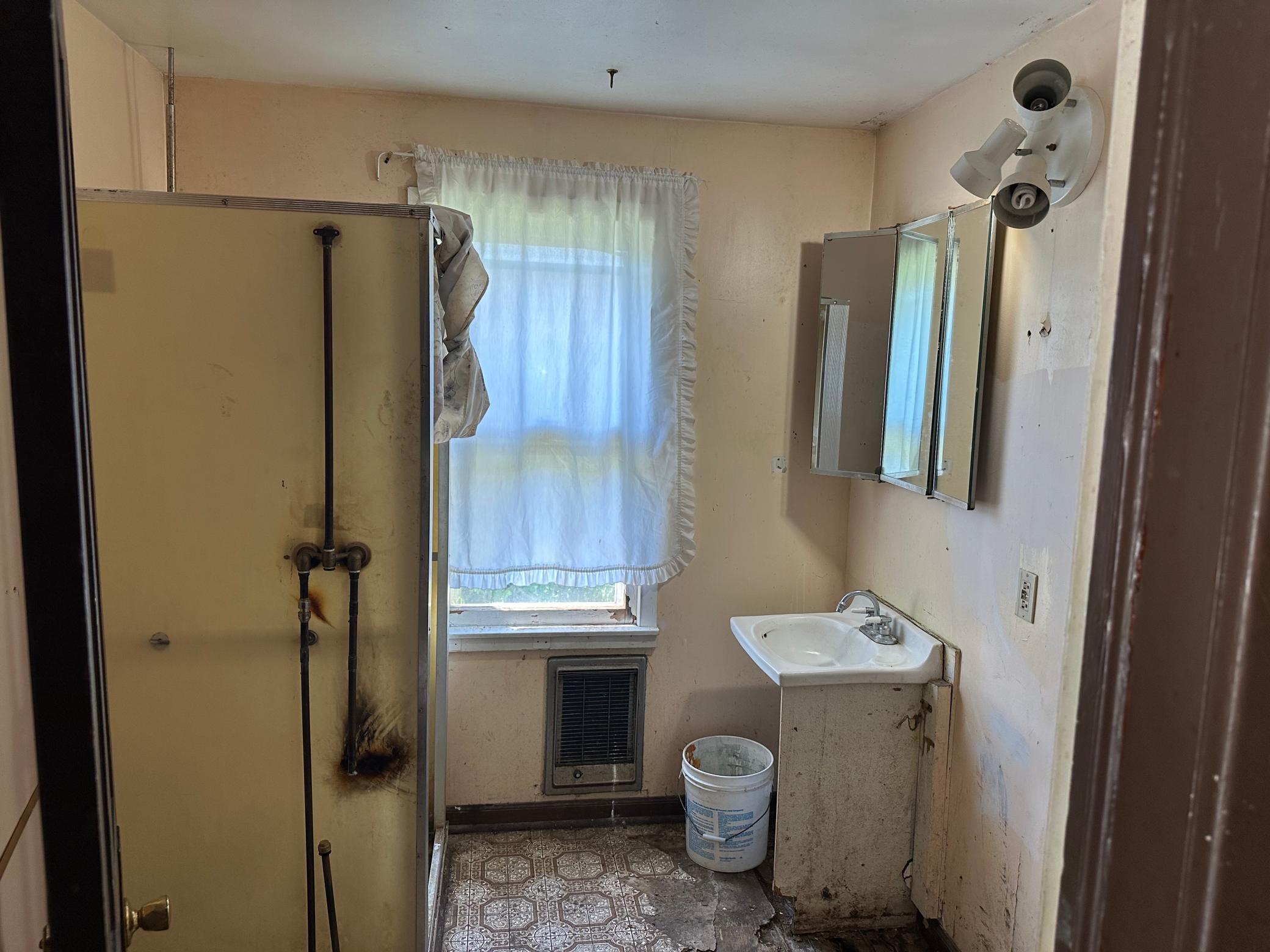 Lower Bathroom.jpg