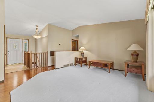 1993 Warbler Lane, Saint Paul, MN 55119