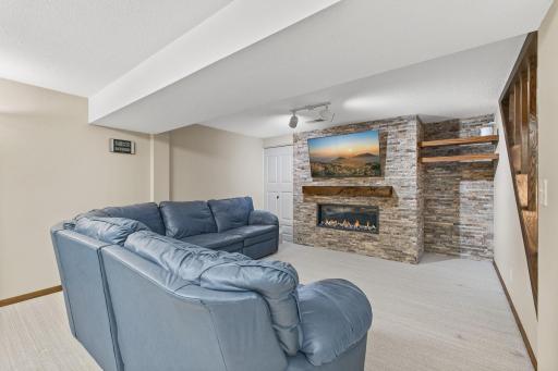 1993 Warbler Lane, Saint Paul, MN 55119