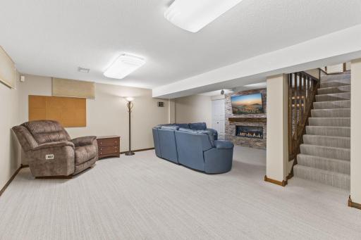 1993 Warbler Lane, Saint Paul, MN 55119