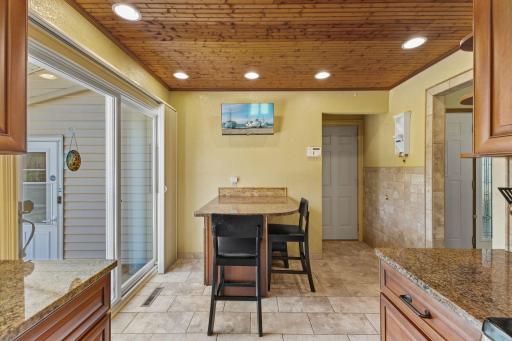 1993 Warbler Lane, Saint Paul, MN 55119