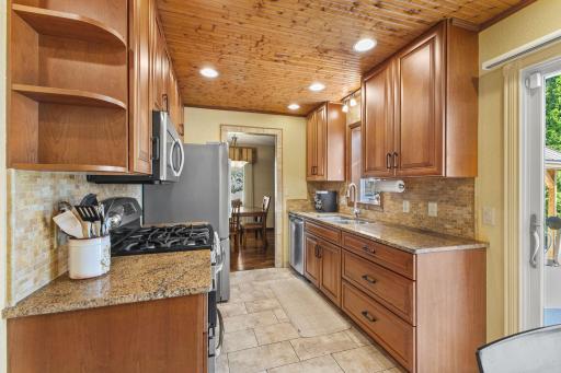 1993 Warbler Lane, Saint Paul, MN 55119