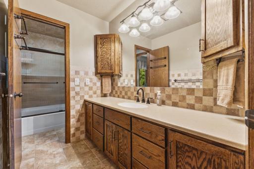 1993 Warbler Lane, Saint Paul, MN 55119