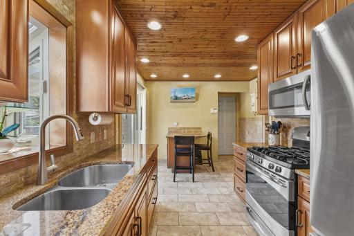 1993 Warbler Lane, Saint Paul, MN 55119
