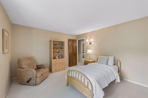 18864 Heathcote Drive, Wayzata, MN 55391