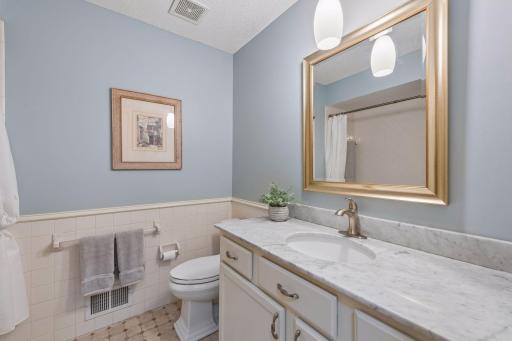 18864 Heathcote Drive, Wayzata, MN 55391