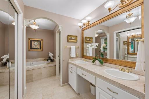 18864 Heathcote Drive, Wayzata, MN 55391