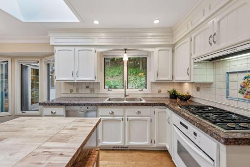 18864 Heathcote Drive, Wayzata, MN 55391