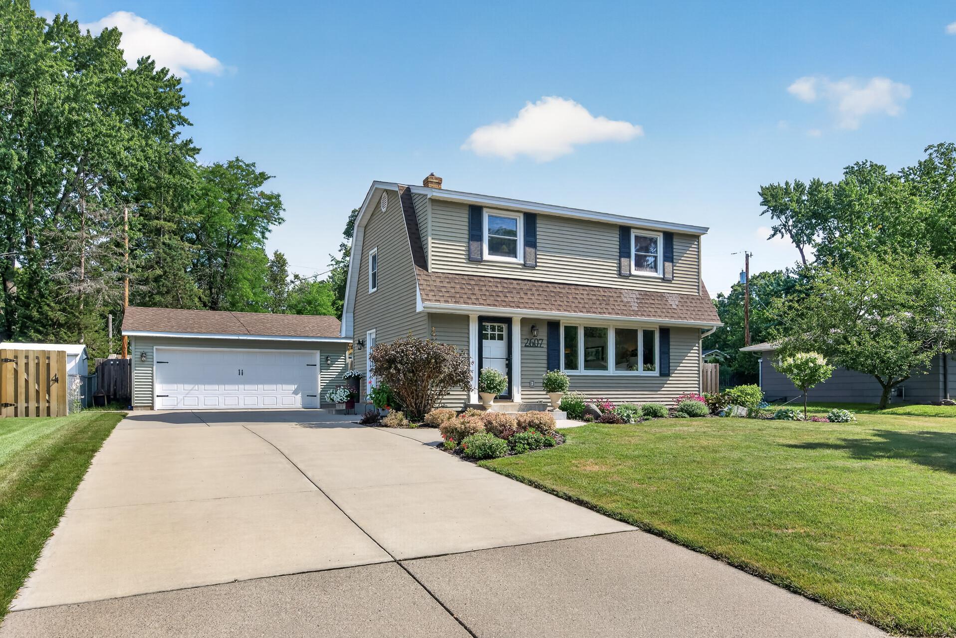 Welcome to 2607 ValleyView Place in White Bear Lake!