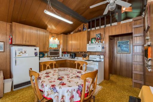 12-web-or-mls-25076-swedes-bay-ln.jpg
