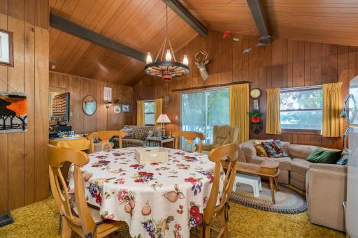 11-web-or-mls-25076-swedes-bay-ln.jpg