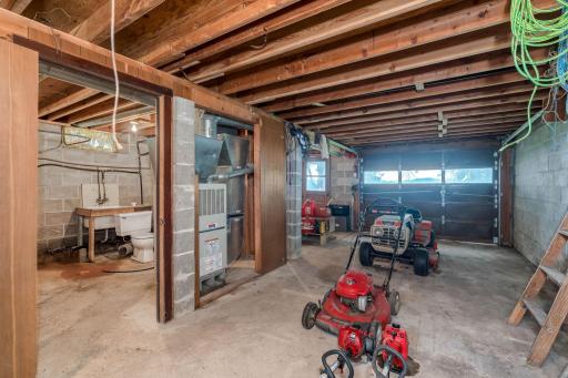 22-web-or-mls-25076-swedes-bay-ln.jpg