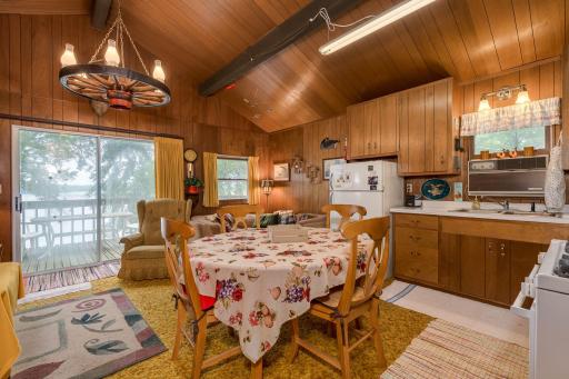 10-web-or-mls-25076-swedes-bay-ln.jpg