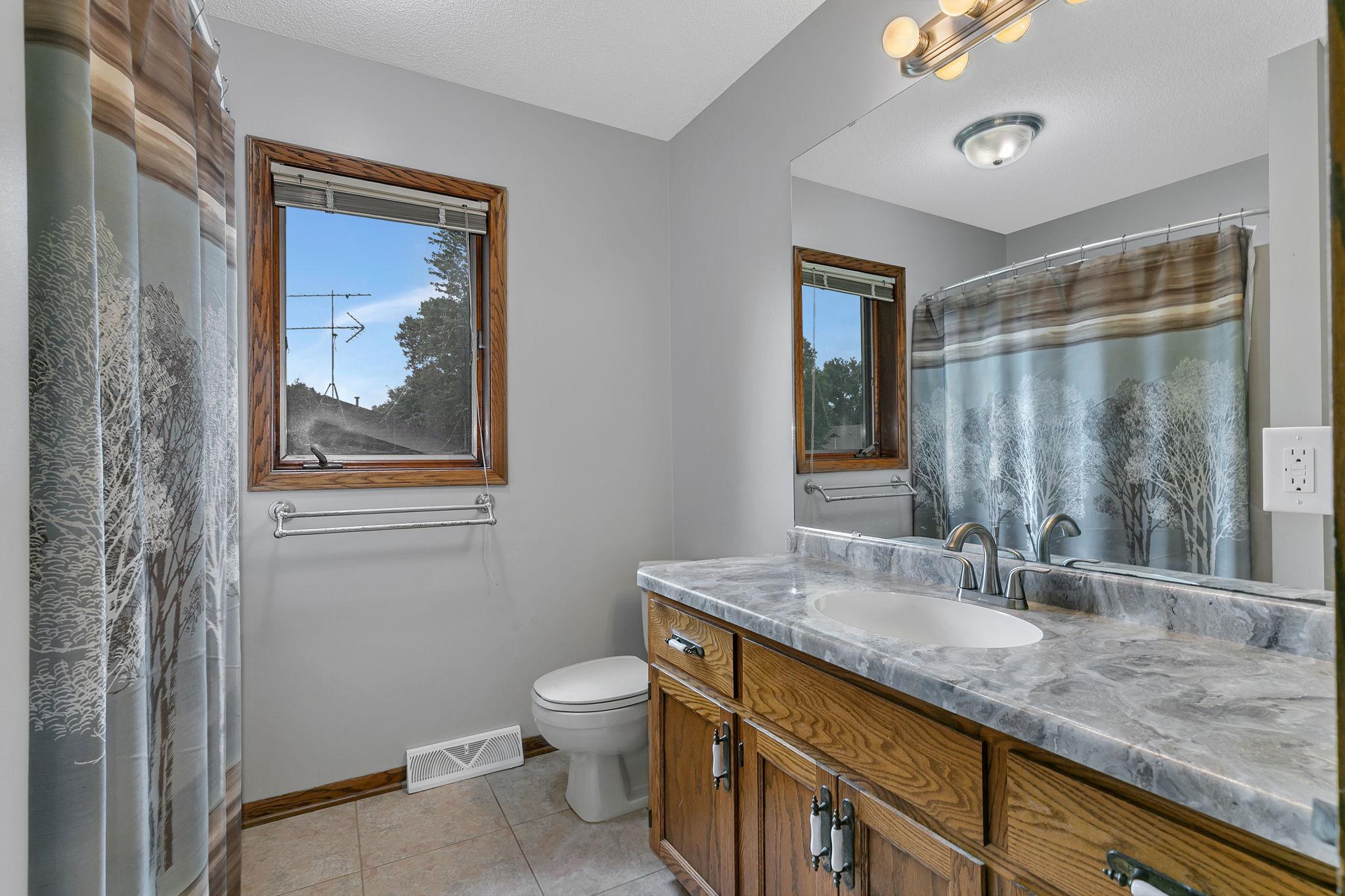 Upper Level Full Bath