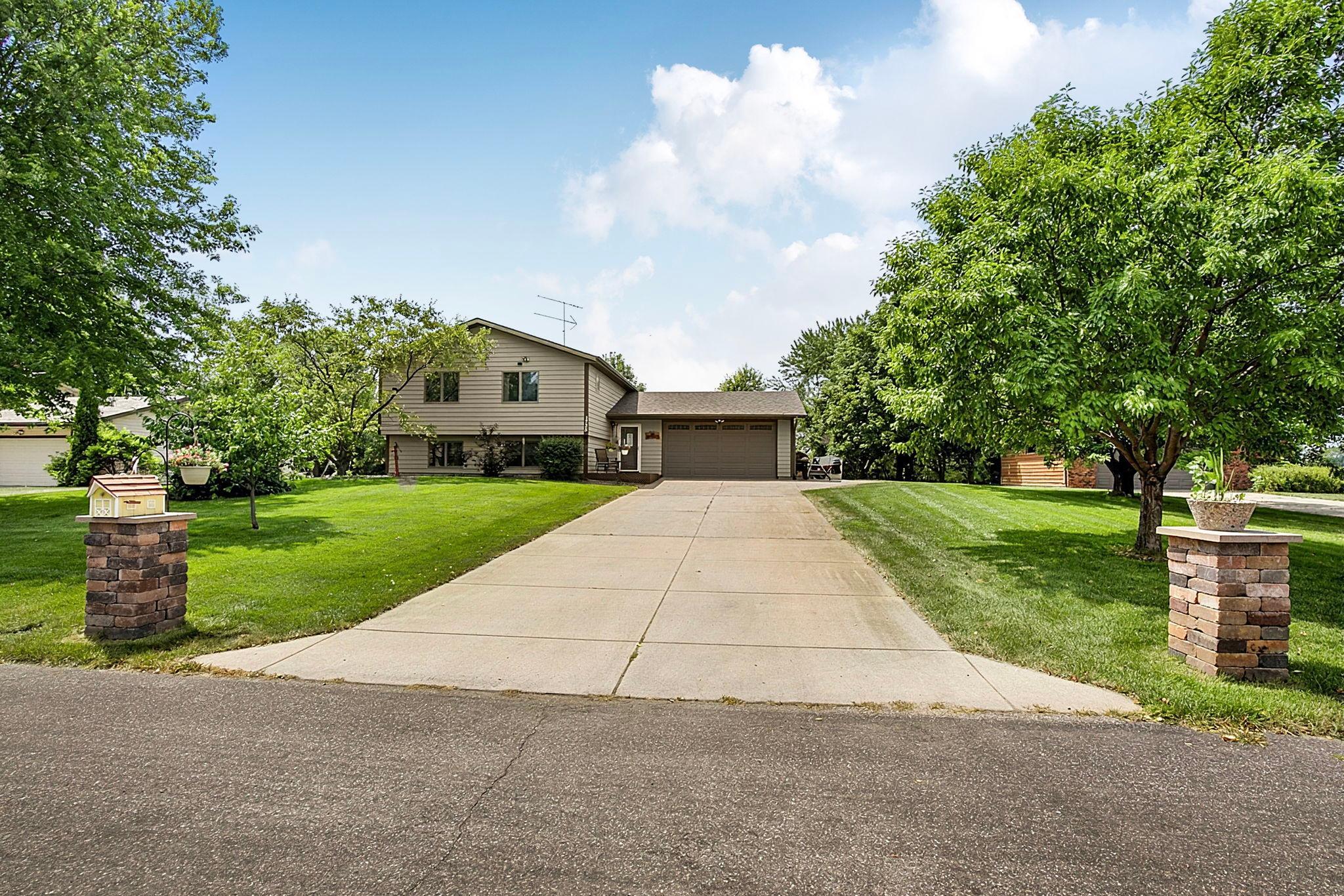 1735 Hazelwood Circle
