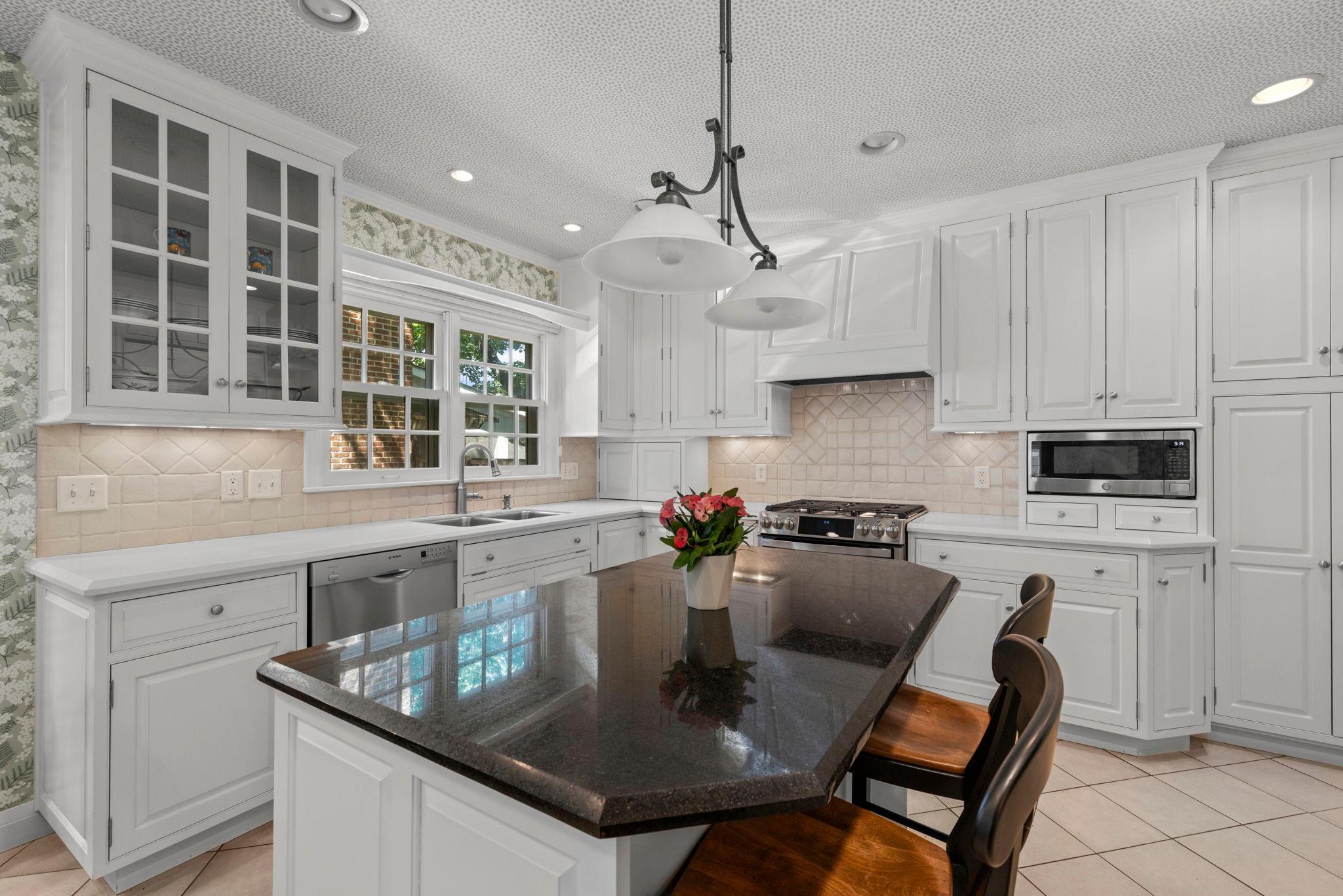 Center island kitchen