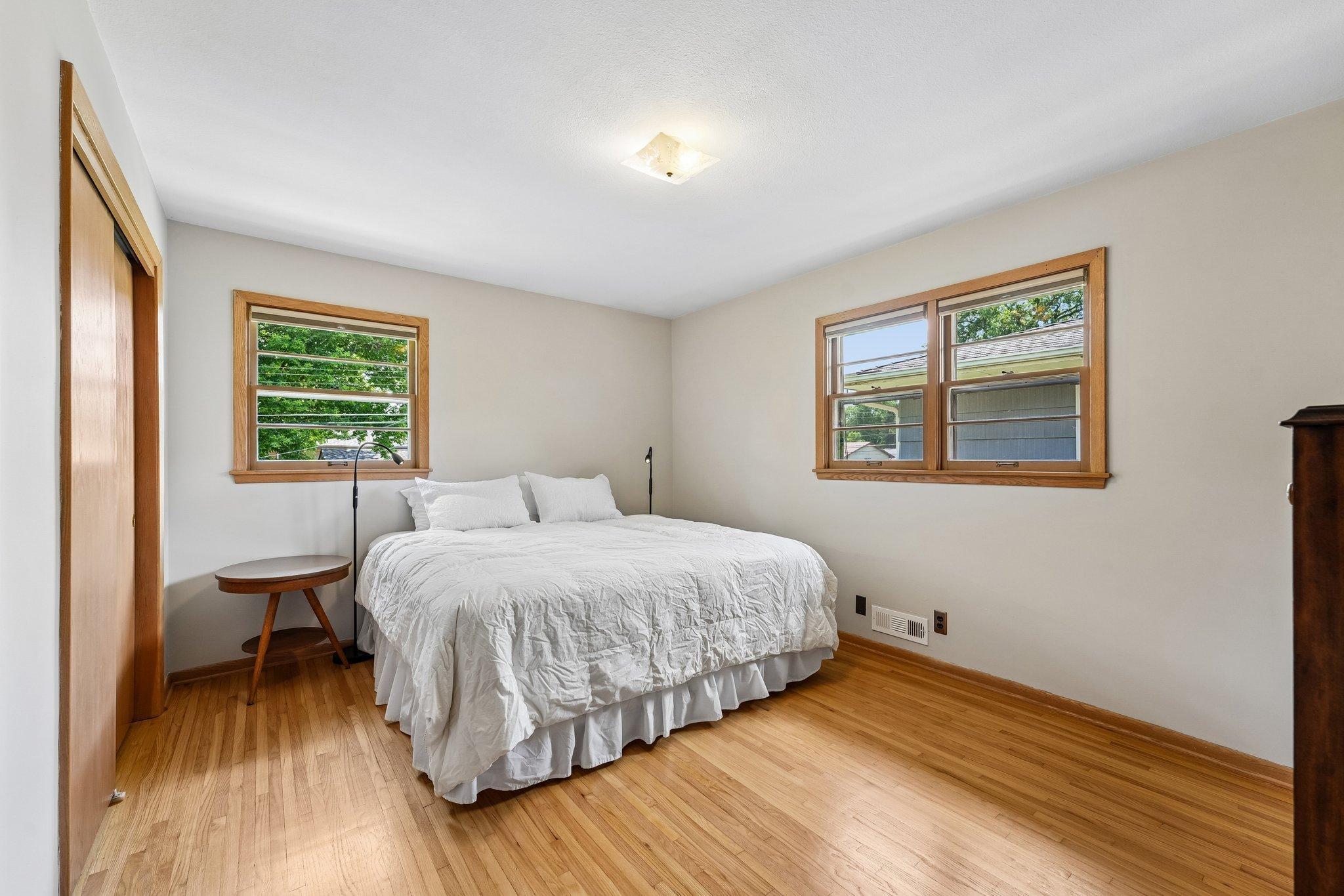26-web-or-mls-Upton Ave-S1607-026.jpg