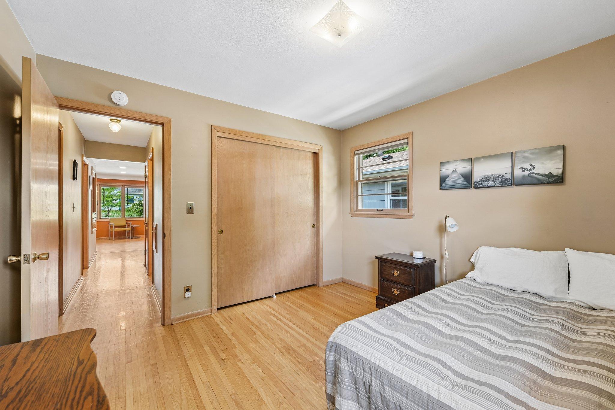 25-web-or-mls-Upton Ave-S1607-025.jpg