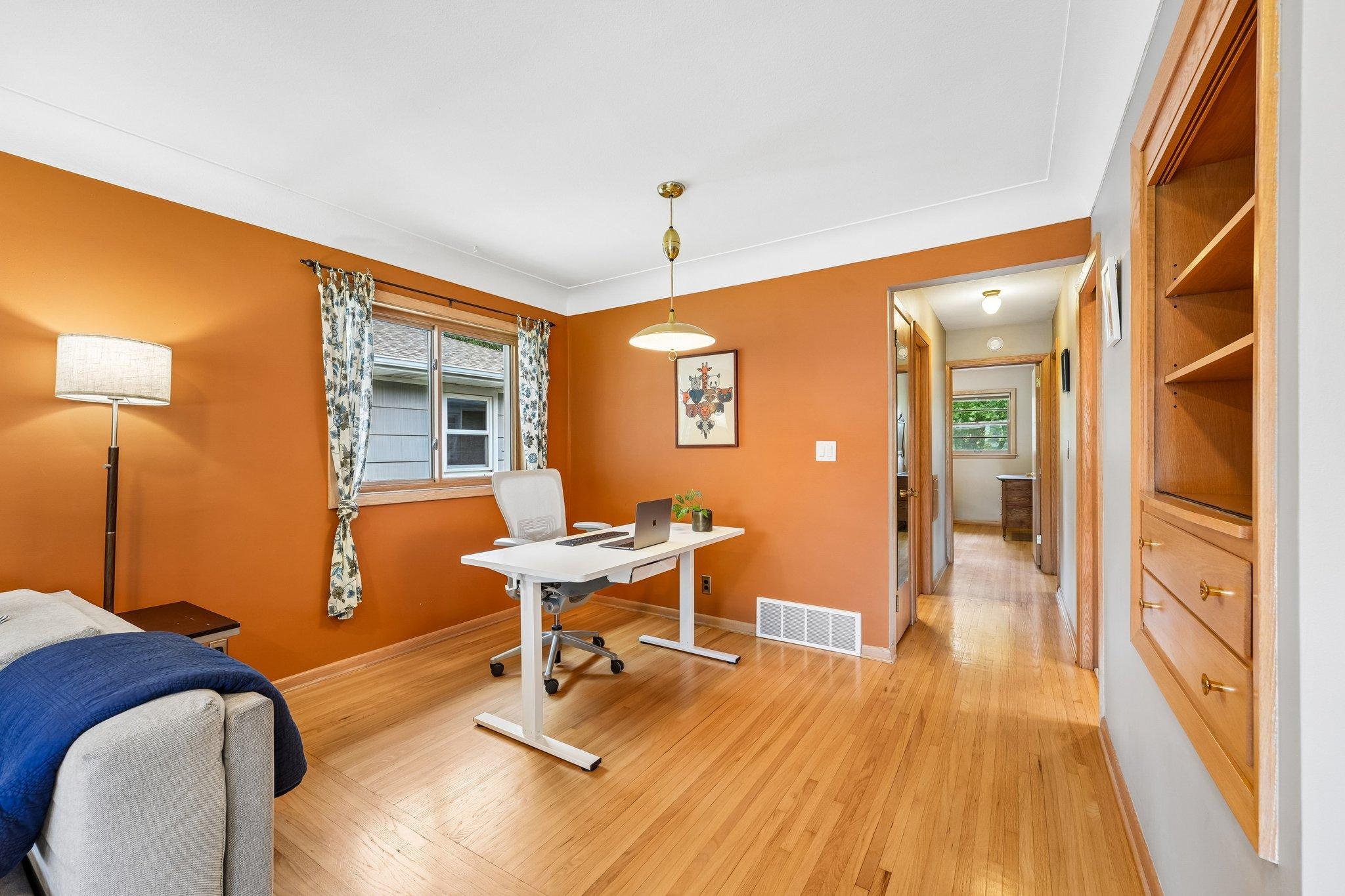 14-web-or-mls-Upton Ave-S1607-014.jpg
