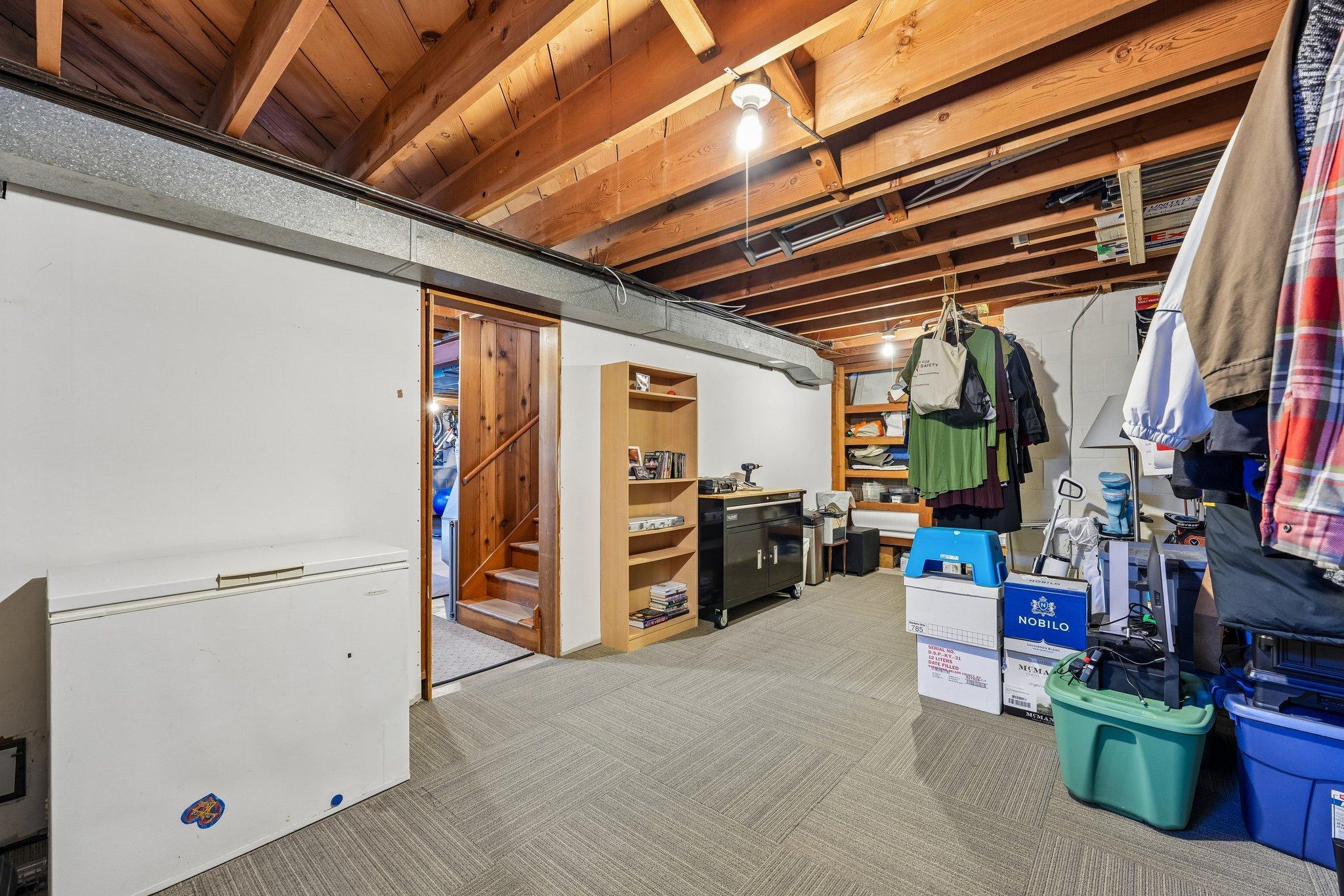 34-web-or-mls-Upton Ave-S1607-034.jpg