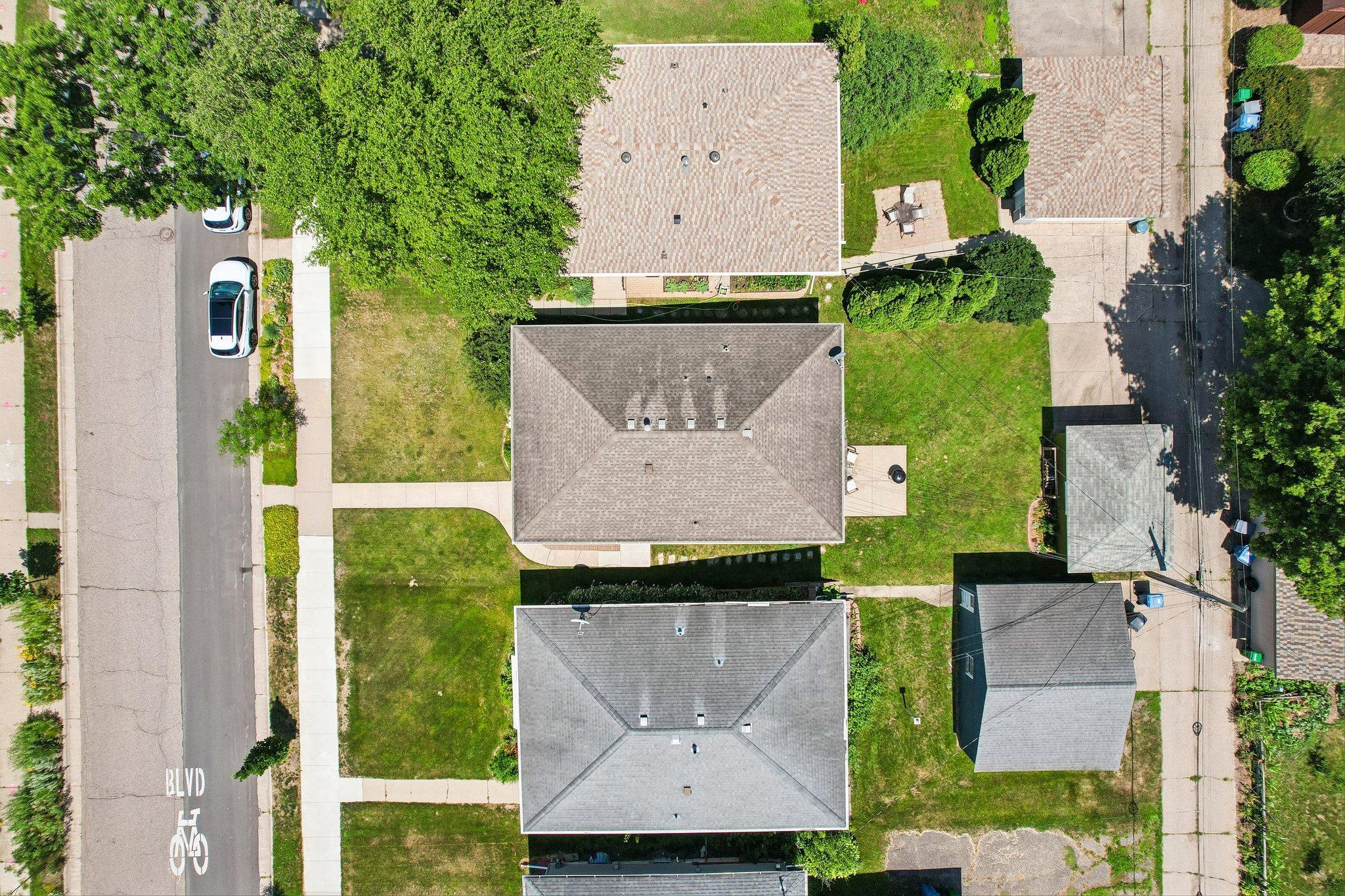58-web-or-mls-Upton Ave-S1607-058.jpg