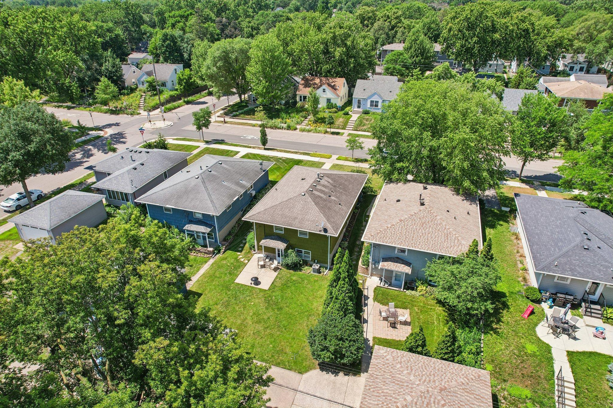 53-web-or-mls-Upton Ave-S1607-053.jpg