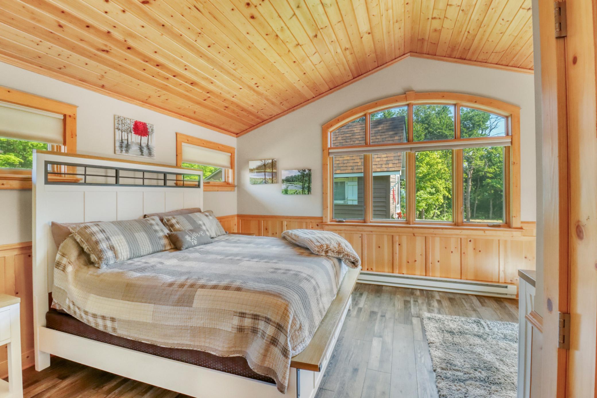 Primary Bedroom1_2.JPG