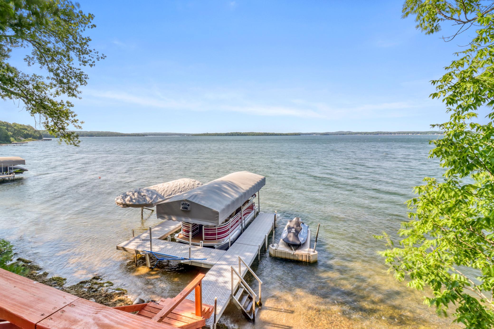Exterior_Lake1_0.JPG