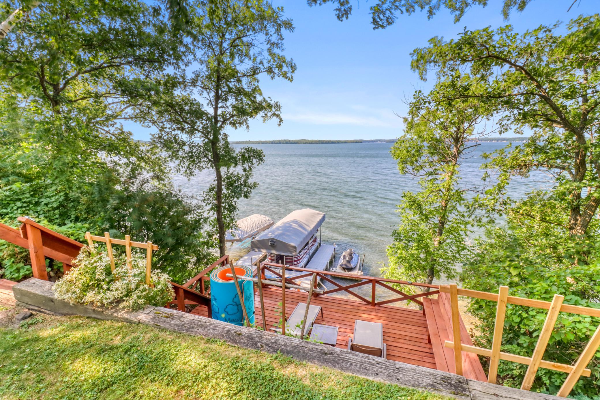 Exterior_Lake1_4.JPG