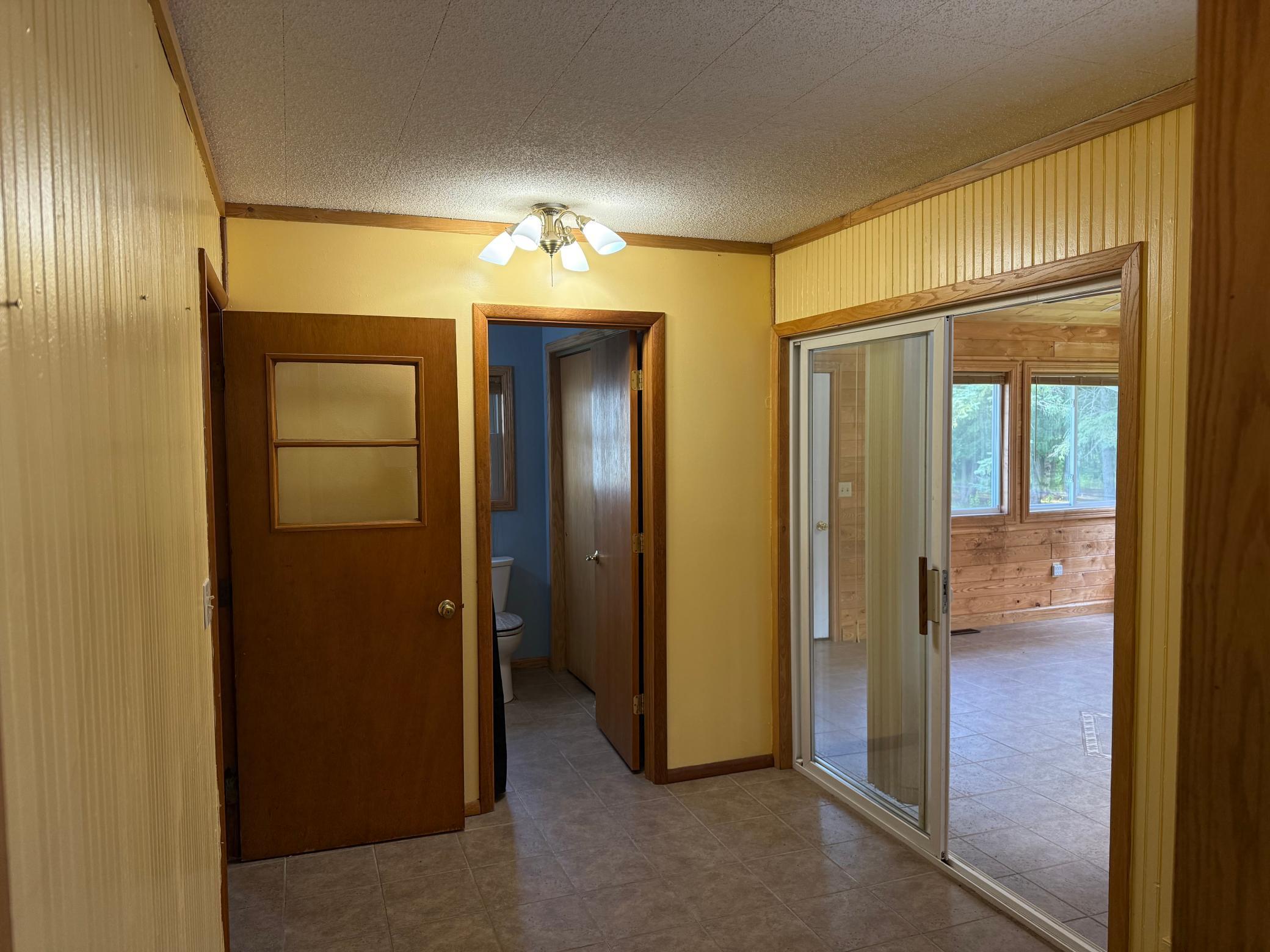 Rear foyer.jpeg