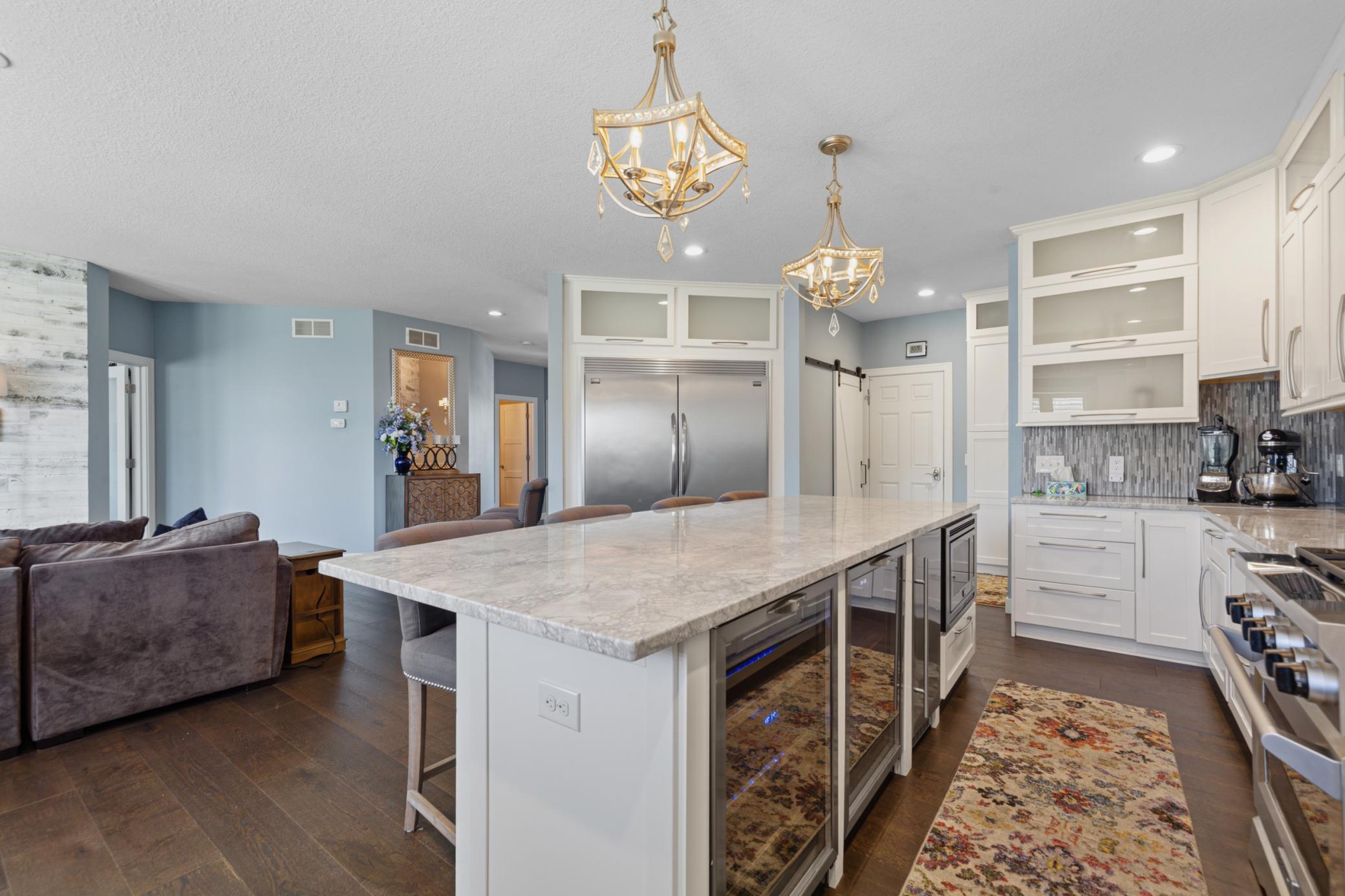 20 kitchen.jpg